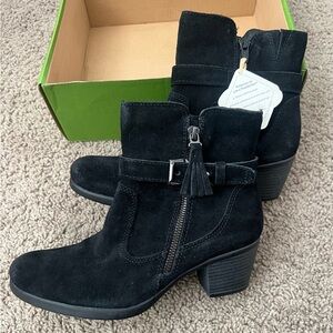 Earth Origins Black Suede Ankle Boots Tori Size 9